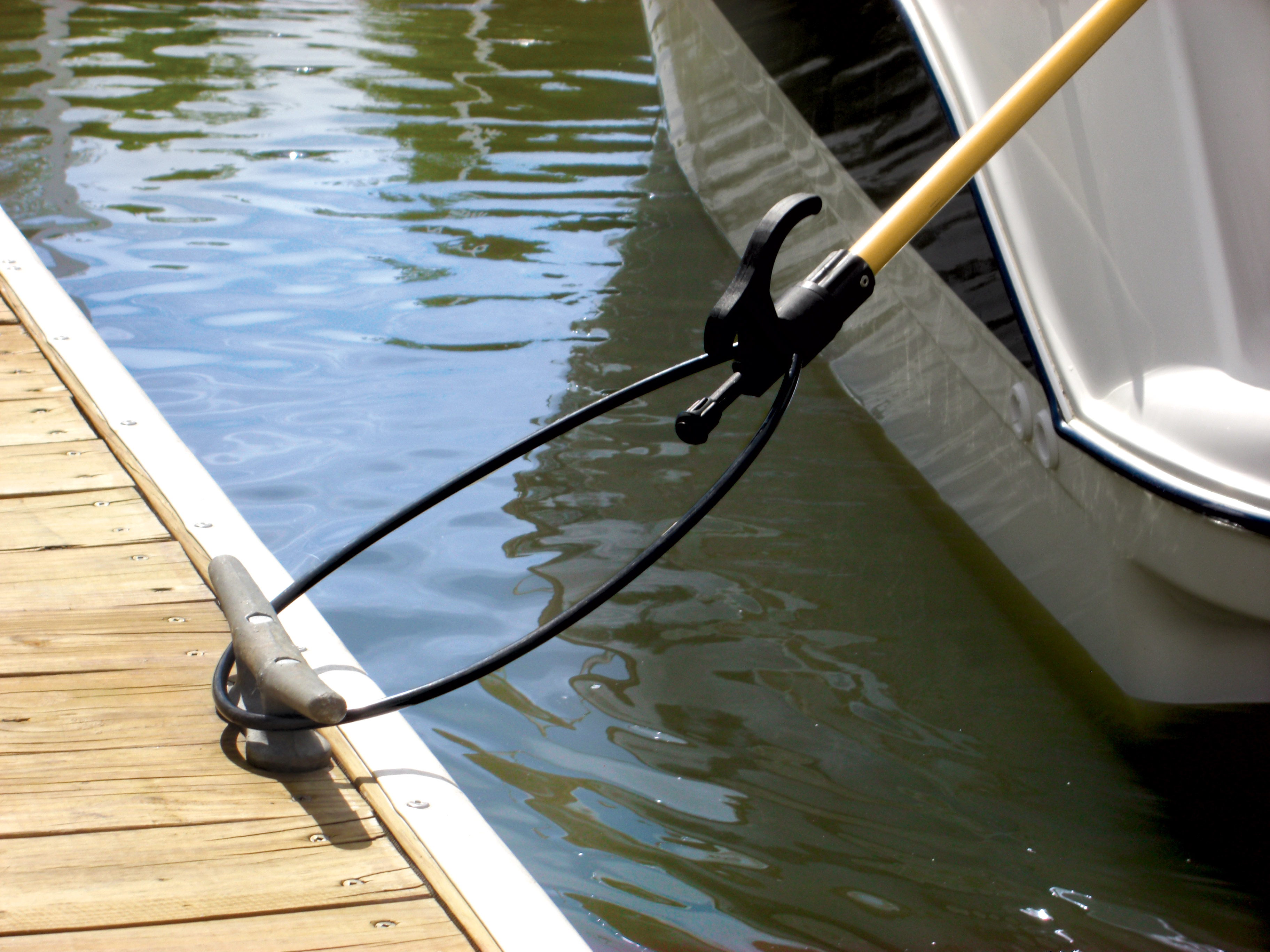 how to dock a sailboat by yourself